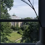 Pavilion Garden View Retreat