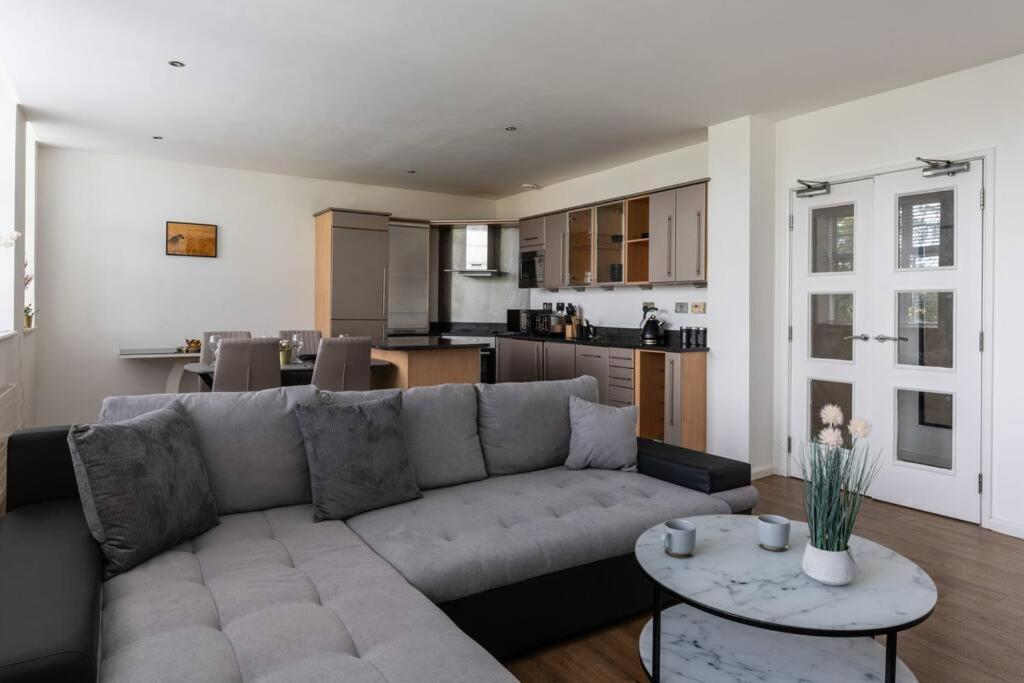 Apartment Pavilion Garden View Retreat